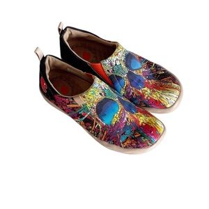 UIN “No Body” Artistic Painted Art Canvas Slip-on Travel Casual Shoes size 6